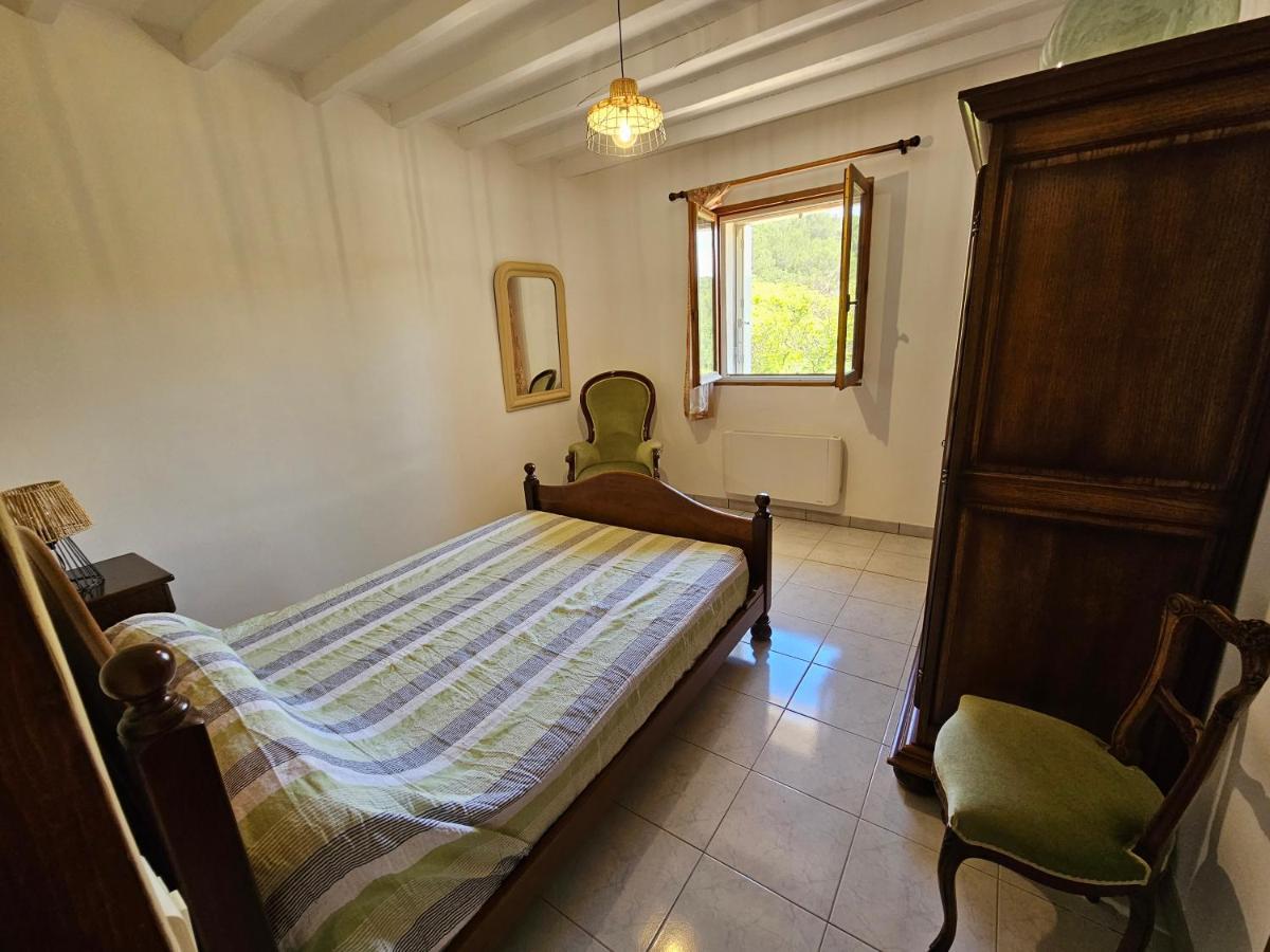 Les Oliviers Apartment Ansouis Bagian luar foto