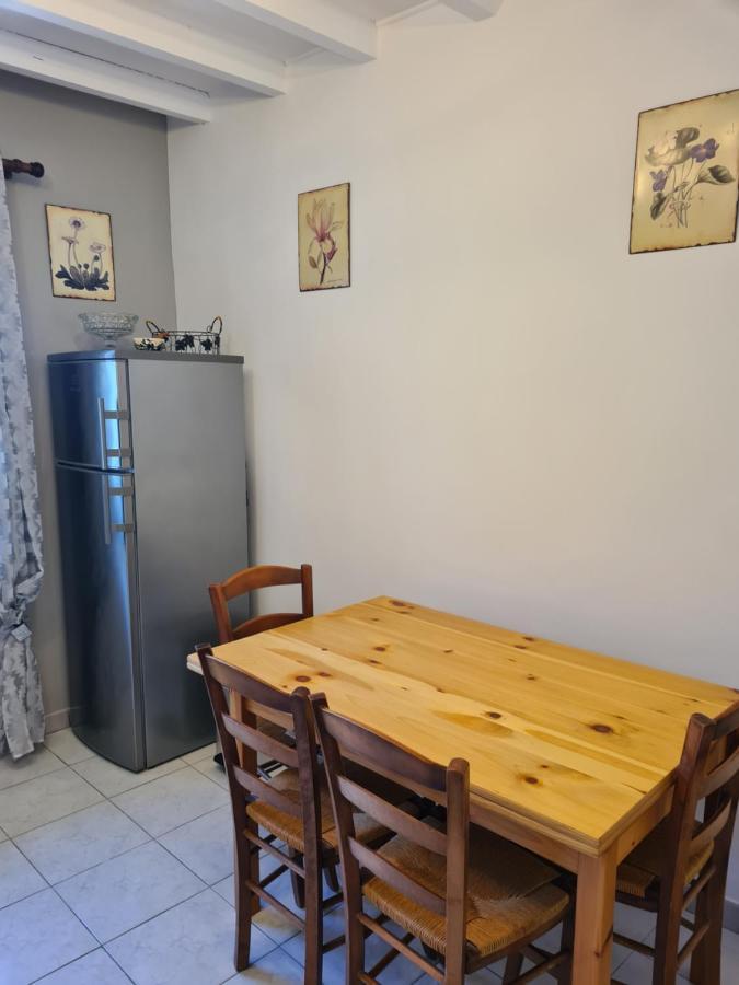 Les Oliviers Apartment Ansouis Bagian luar foto