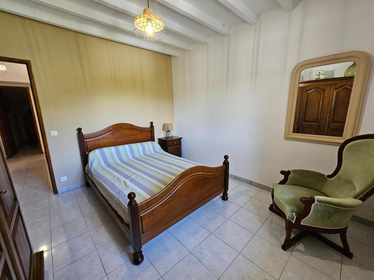 Les Oliviers Apartment Ansouis Bagian luar foto