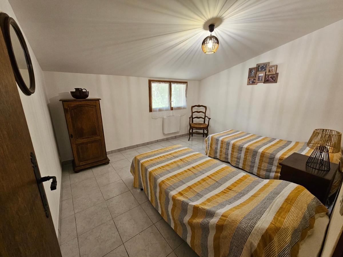 Les Oliviers Apartment Ansouis Bagian luar foto