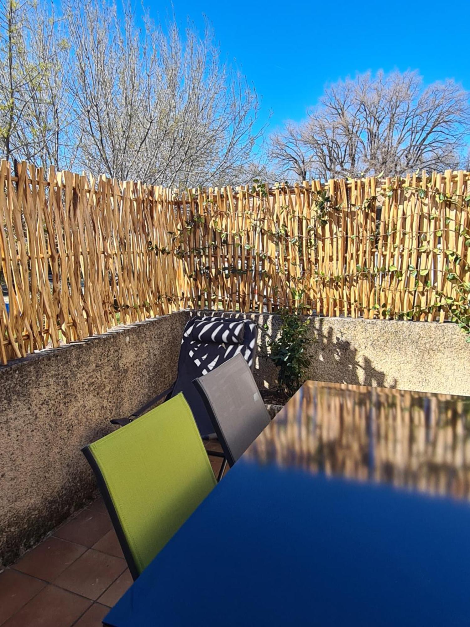 Les Oliviers Apartment Ansouis Bagian luar foto